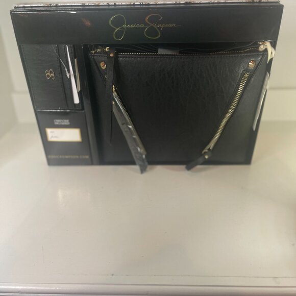 Authentic Jessica Simpson Wallet Gift Set - Picture 2 of 2